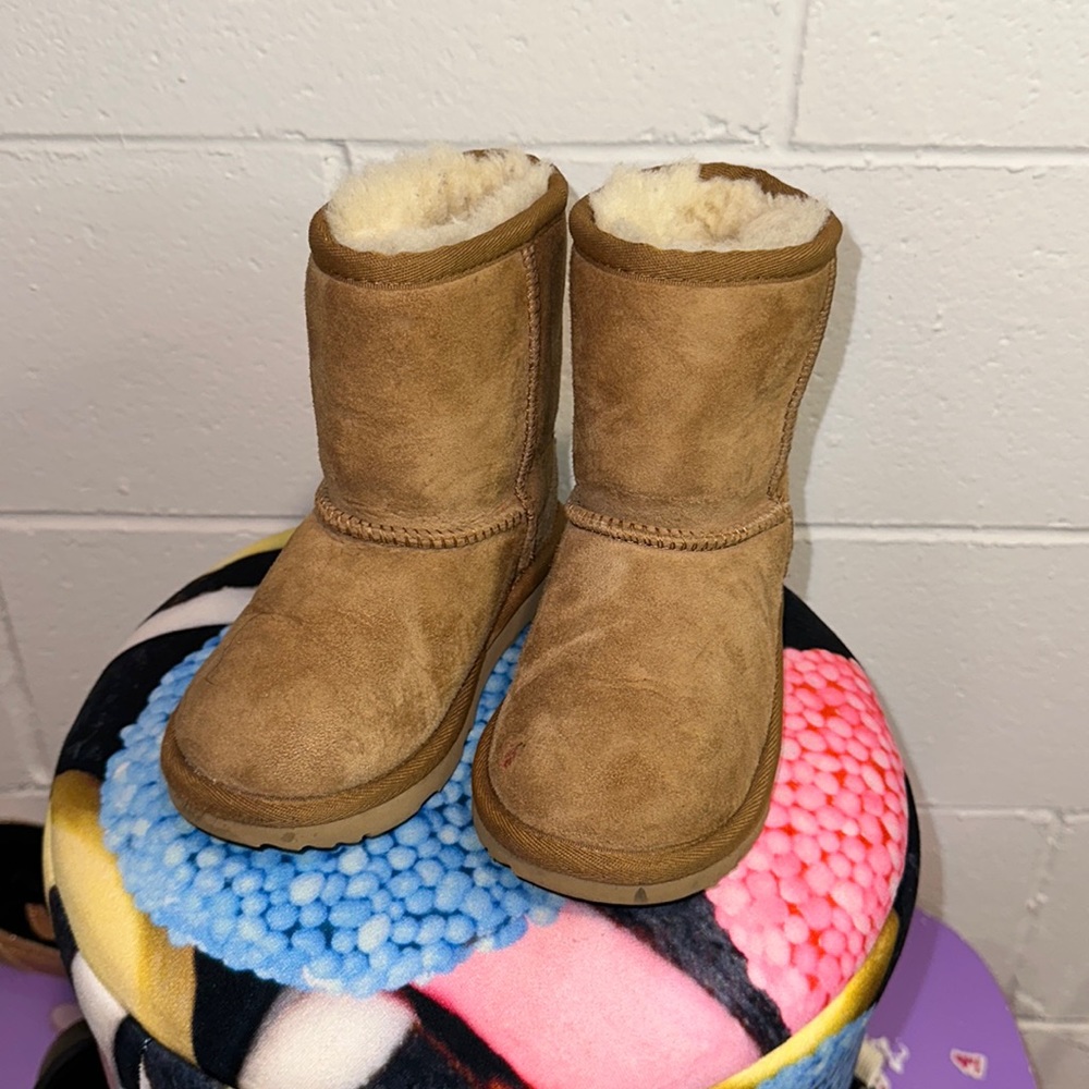 Toddler chestnut Ugg Boot Size 10